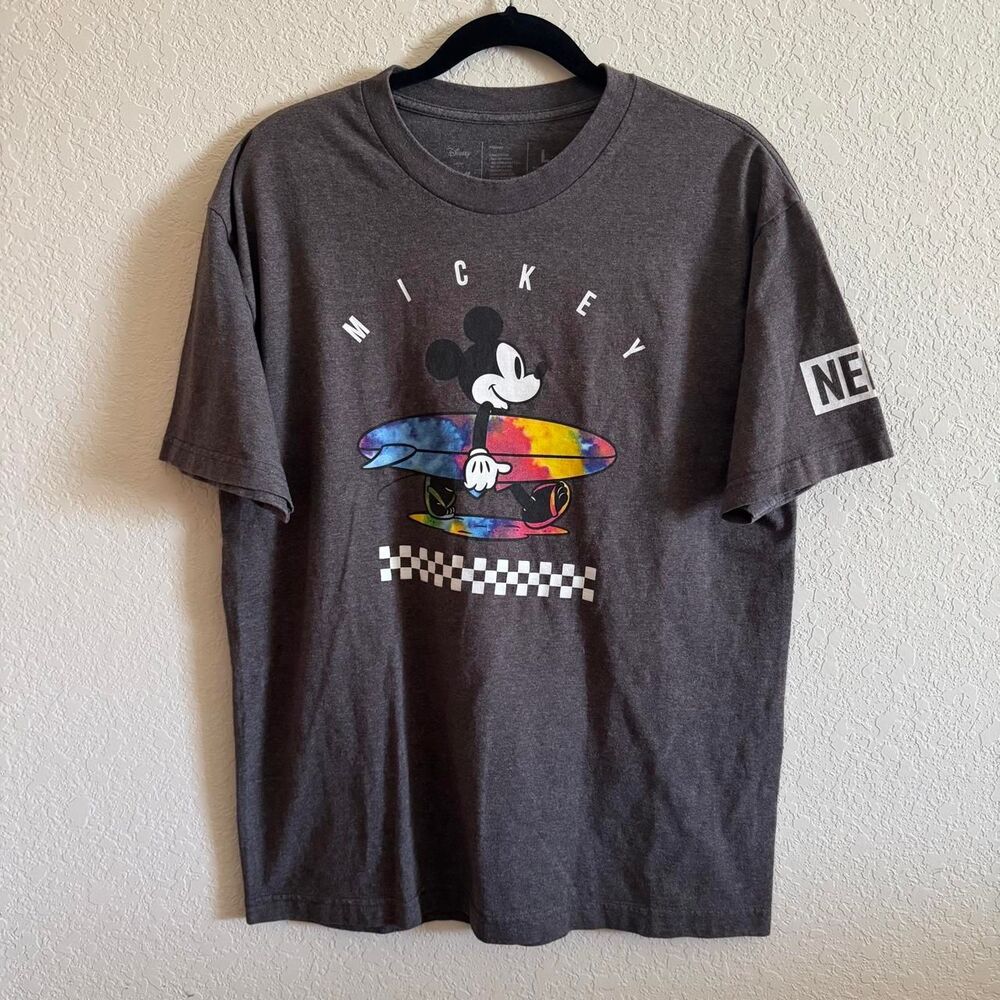 Disney Men's Grey and Black T-shirt